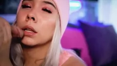 تشغيل مهارات Deepthroat شقراء لاتينا: روعة مص الديك