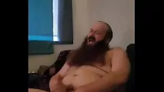 Reproduzir Assista a este irmão ruivo vocal arrebentando uma noz com erupções massivas nesta compilação de masturbação alta e intensa com grandes cargas e nozes gordas