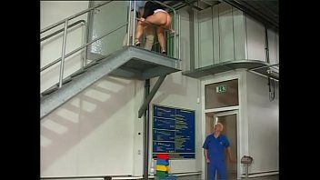 Odtwórz Film xxx z podwójną penetracją i orgazmem w gardle