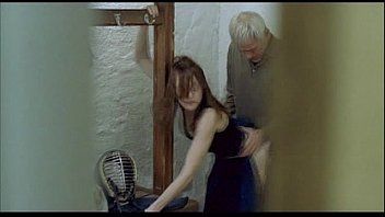 Play An old man having sex with a teenager who foams at the pussy