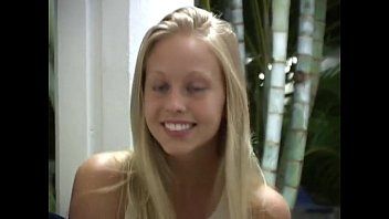 Play Xvideos movies female orgasms after sticking her finger in her pussy