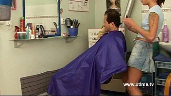 Jouer Deux acteurs xxx dans une scène anale xxx sur le plateau