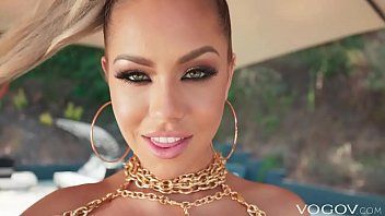Jouer Manelist edy talent pénètre une danseuse de 18 ans