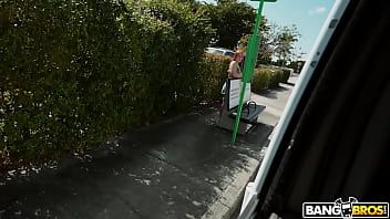 Redare Reuseste sa ii faca fundul extrem de rosu atunci cand se auto-masturbeaza intre ele si