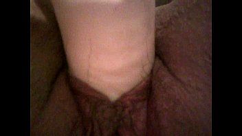Redare Pizdulice satena cu fundul mare ce isi introduce in pizdulice un vibratorroz
