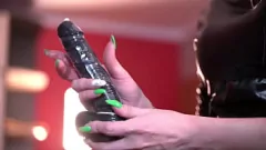 Reproduzir Lição intensa de sucção de vibrador de Dominatrix Nika!