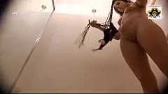 Afspelen Sexy tiener bespioneren in intieme kleedkamer-try-ons