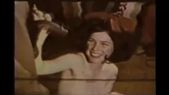 Reproducir Trío interracial retro: estallgia porno peluda de los 70 y coños peludos adorados por polla negra